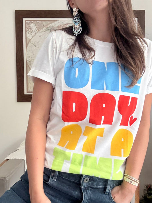 CAMISETA ONE DAY AT A TIME